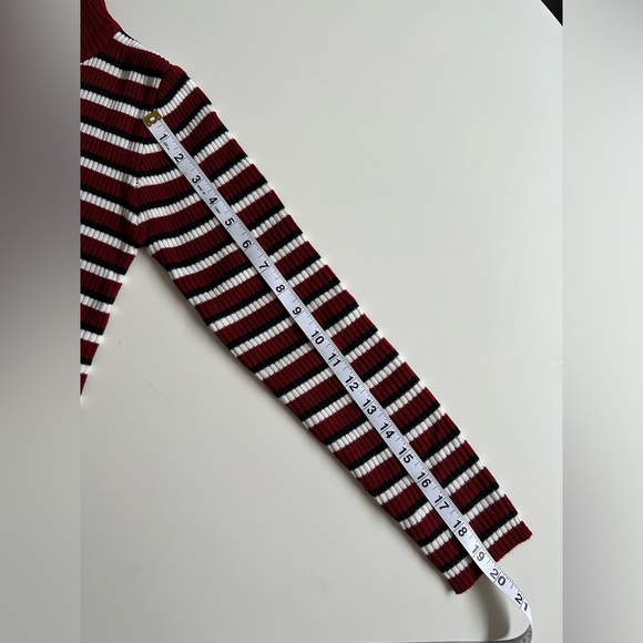 Sweater - Picture 6 of 7